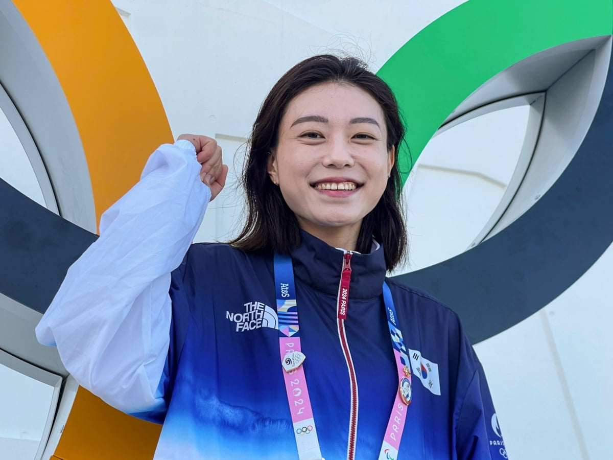 加纳乔战伊镇数据：错失1次绝佳机会，获评6.4分为队内最低