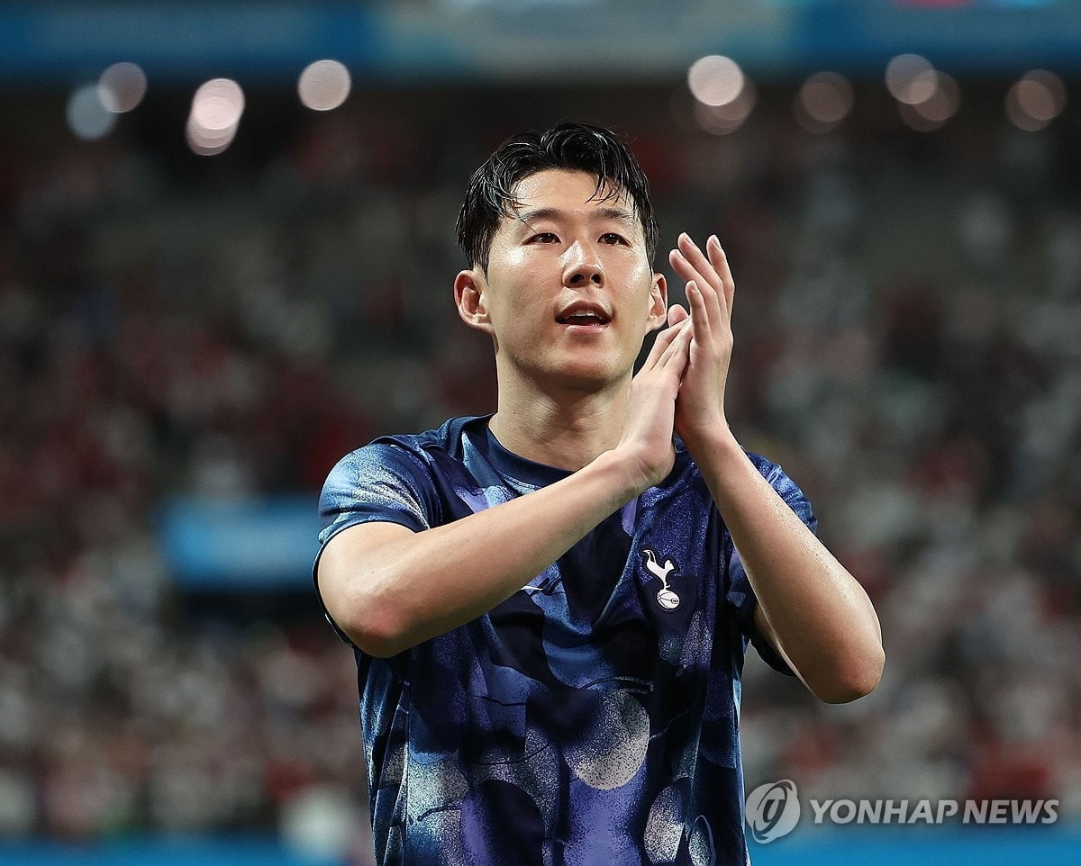 索兰克：我们10人应战也坚持了比赛计划，这显示了球队的精神