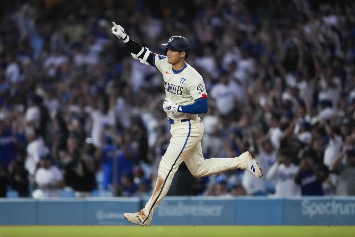 ⚽澳超半场：库尔失单刀，纽卡斯尔喷气机0-0中央海岸水手
