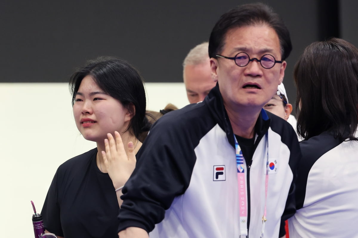 CBA半场：孙铭徽5分8助攻 胡金秋13分 广厦61-52领先同曦