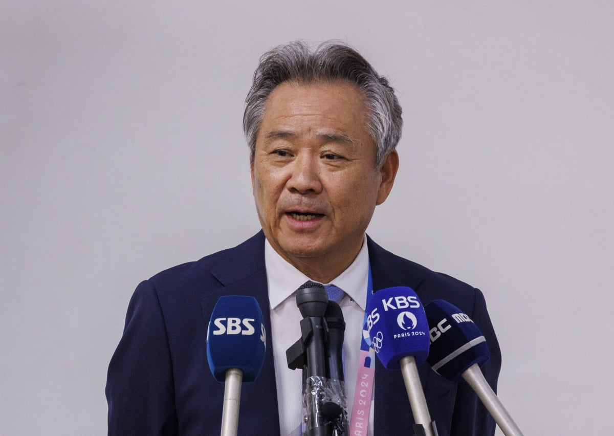 ✅同曦官方：球队正式与杰伦-哈里斯完成签约