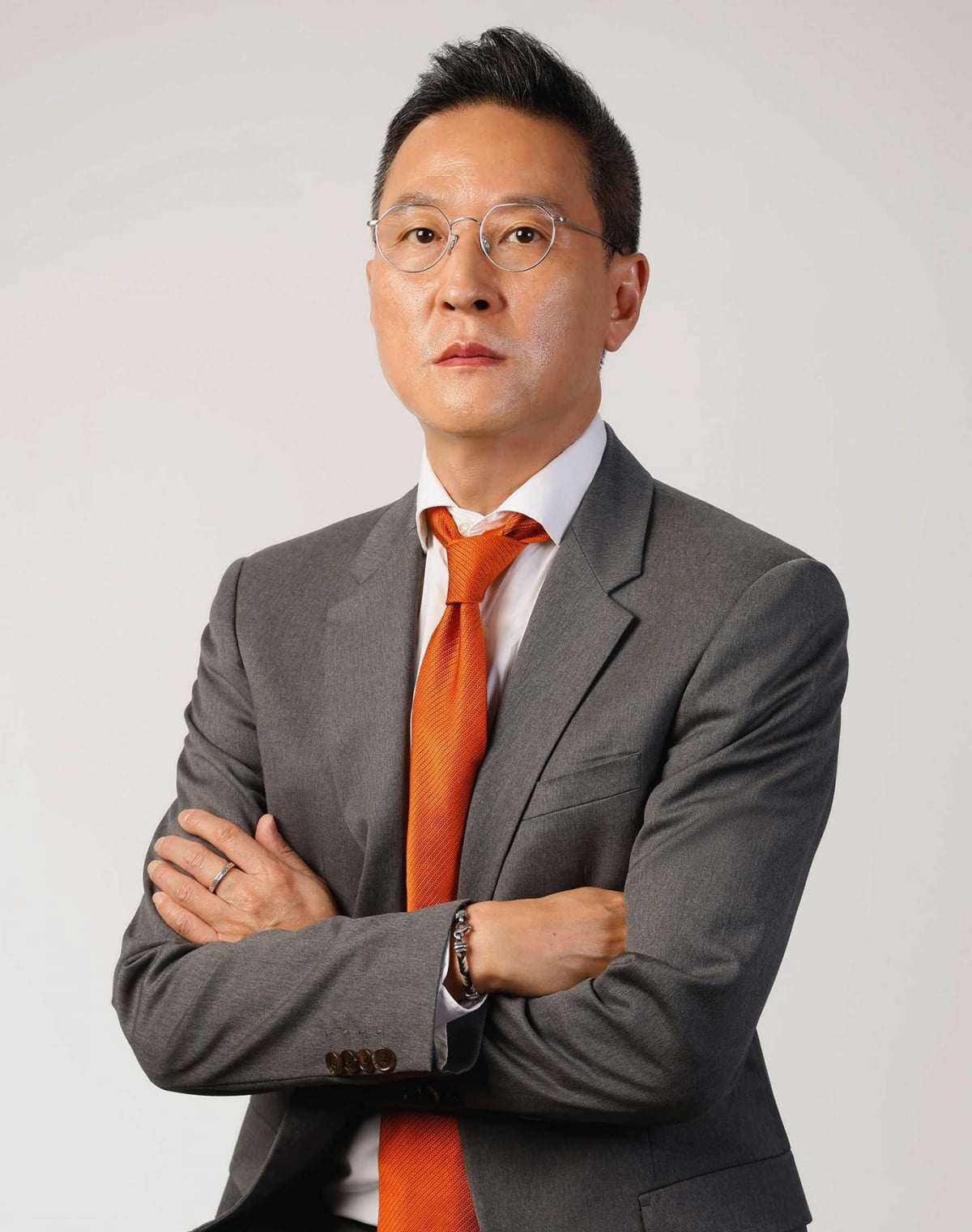 记者：泰山队昨天恢复训练，克雷桑还在康复，吴兴涵、石柯缺席