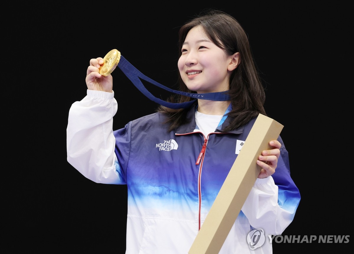 迪马济奥：罗马对免签胡梅尔斯犹豫不决，可能不会引进他