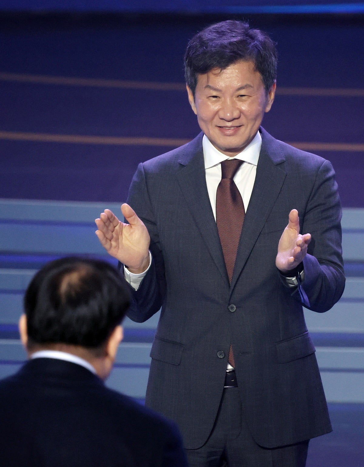 布莱顿vs诺丁汉森林：三笘薰、维尔贝克首发，赫德森-奥多伊、沃德-普劳斯出战