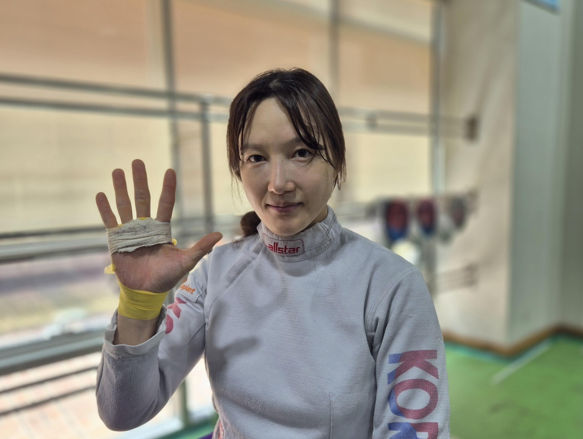 米兰vs尤文半场数据：控球率相近，射门2-4，射正0-1