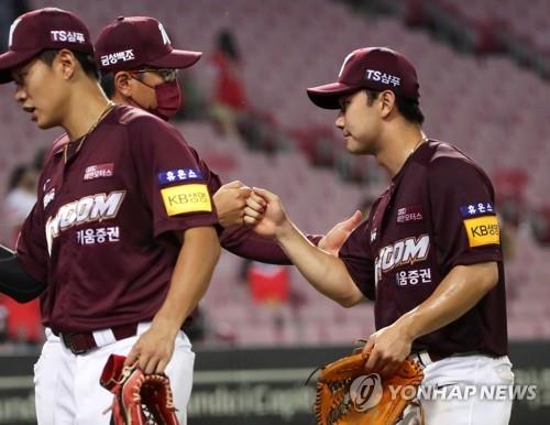 金球奖记者投票汇总：罗德里首票更多 最终41分优势取胜