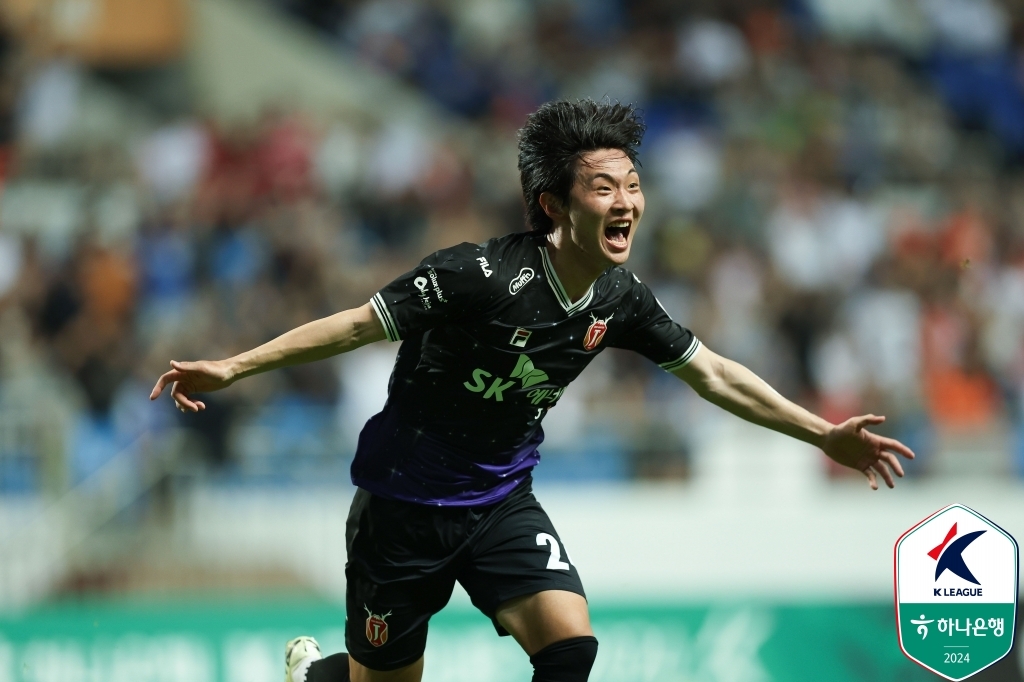 ⚽韩K联半场：金珠烨连失良机 安在俊破僵 浦项铁人暂1-0水原FC
