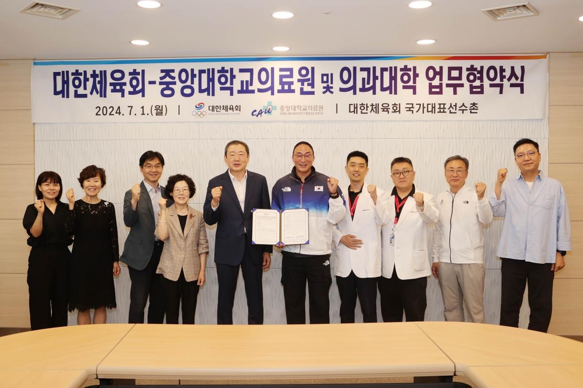 一言不合就戴帽！凯恩仅出战43场德甲，已完成7次帽子戏法