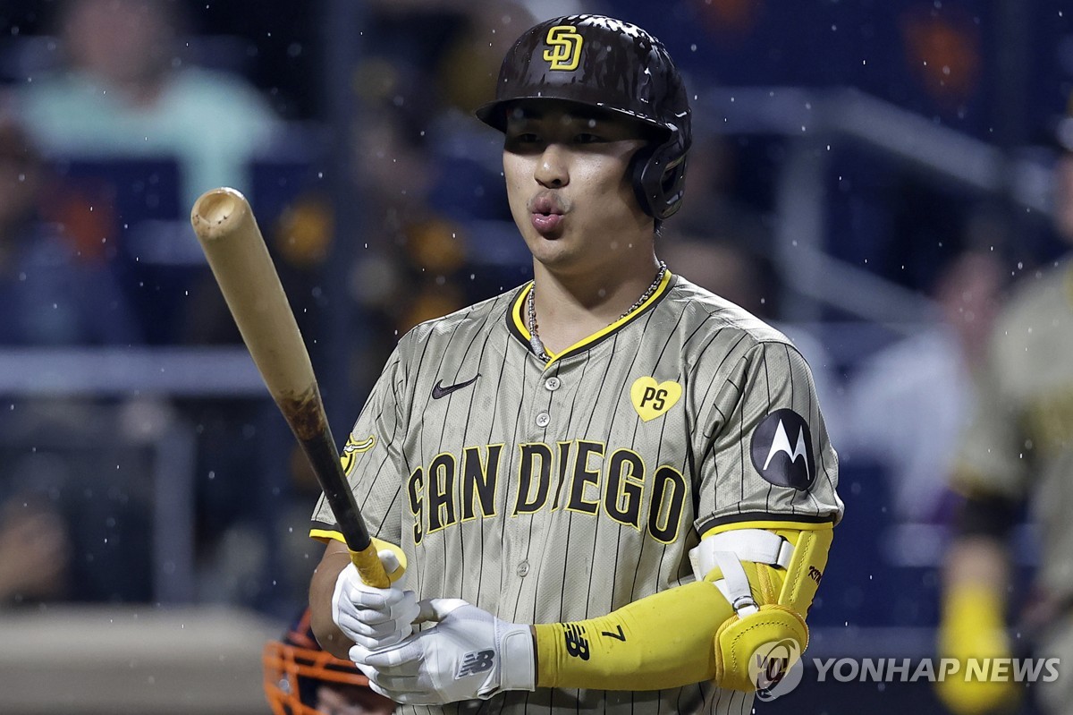 21次，阿利松追平雷纳，成欧冠改制后零封场次最多的红军门将