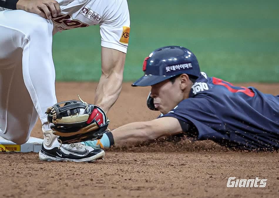 都爱锻炼！C罗和乔治娜在自家院子练习折返跑