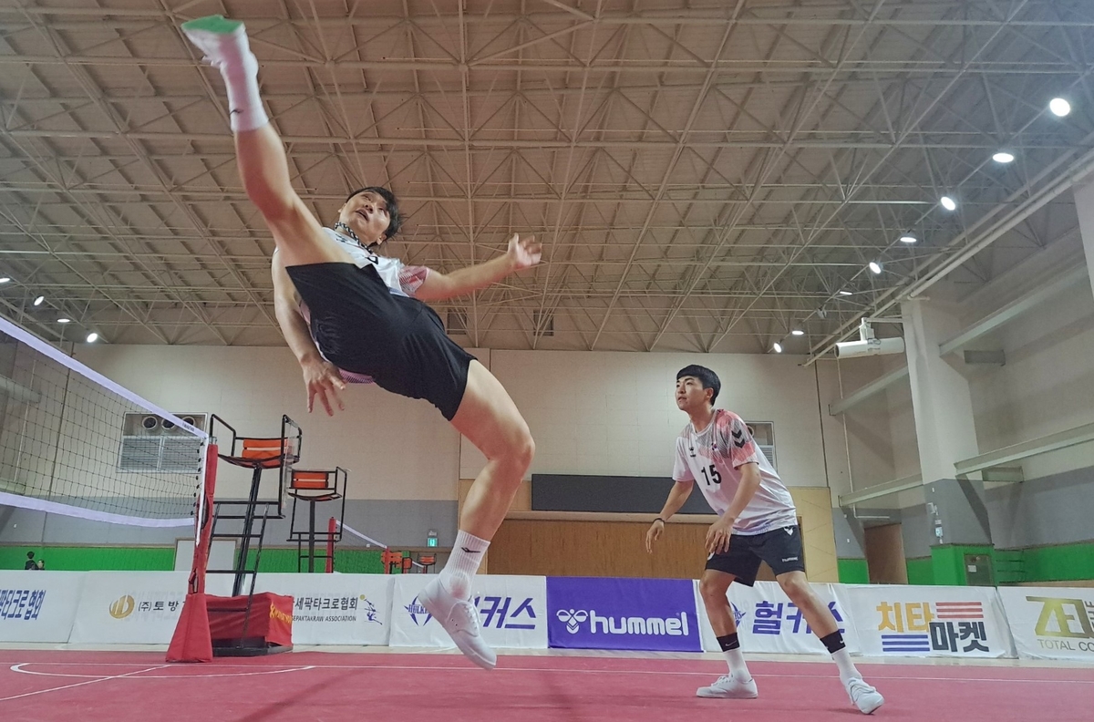 给他们排个名！美媒晒加兰、福克斯、德章泰-默里和三球合照