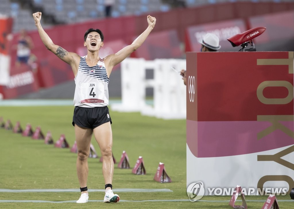 邮报：曼联可能在冬窗重燃对埃弗顿后卫布兰斯韦特的兴趣